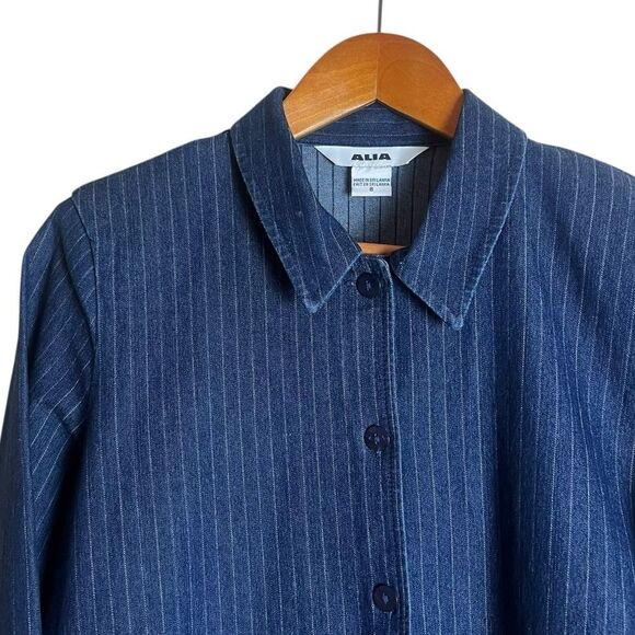 Alia striped denim button down shirt. Size 8 - Picture 2 of 7
